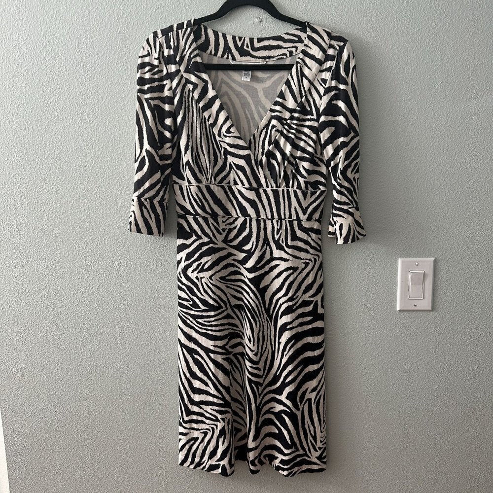 Diane Von Furstenberg 100% Silk Enola Zebra Print Dress Size 4 *See Measurements